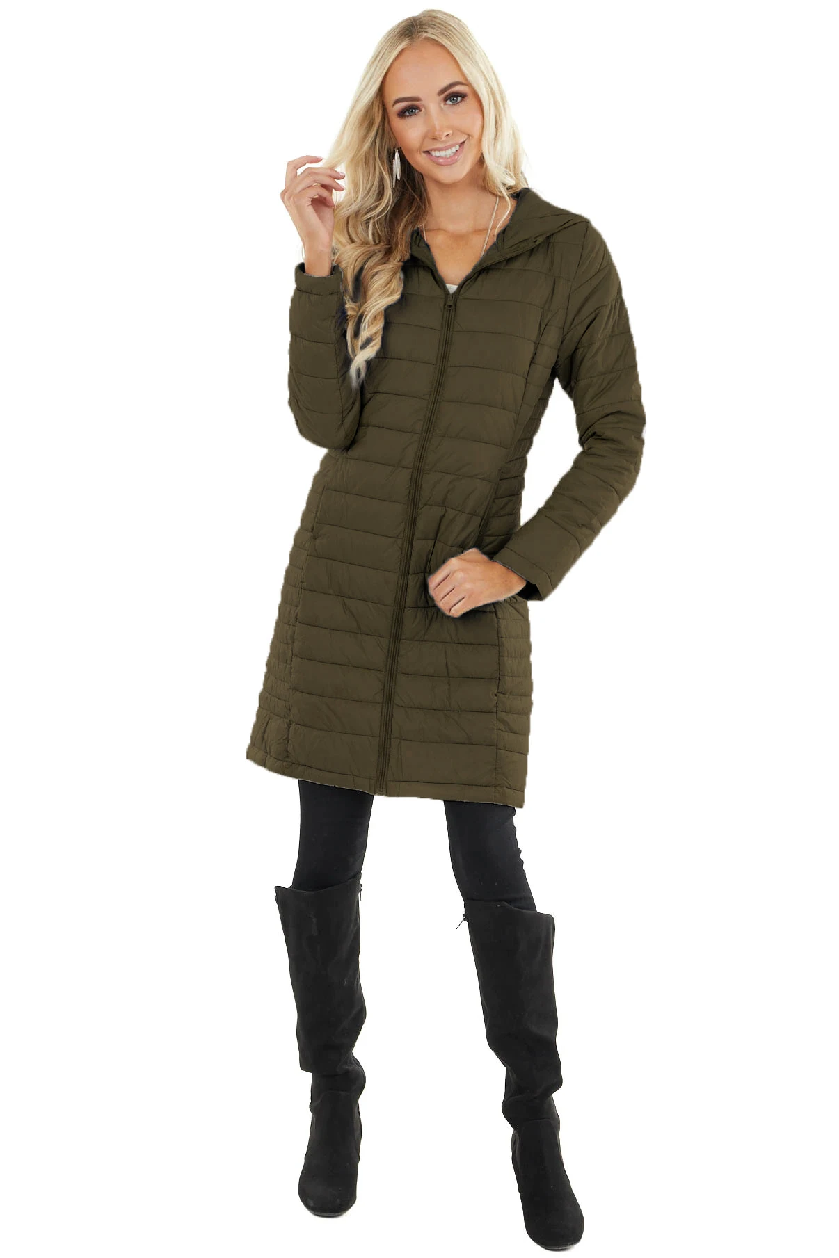 Рисунок 3 - Женское зимнее легкое пальто с капюшоном