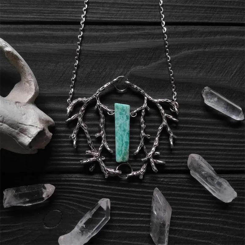 

New Hot Selling Simple Natural Wind Crystal Necklace Branch Natural Rough Stone Pendant Accessories Necklace