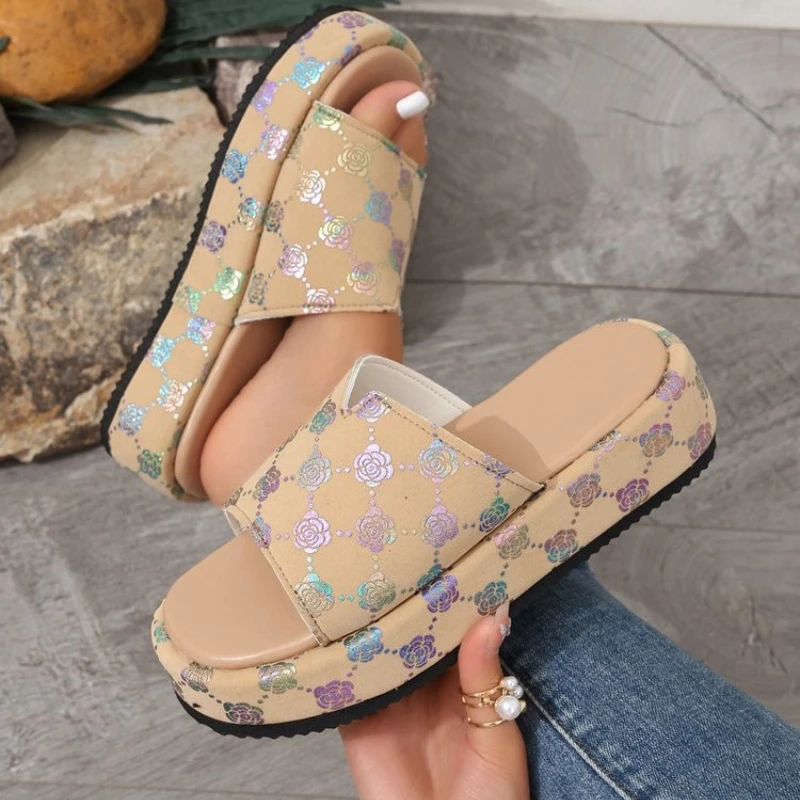 Сандалии женские на плоской подошве модные дизайнерские дышащие шлепанцы