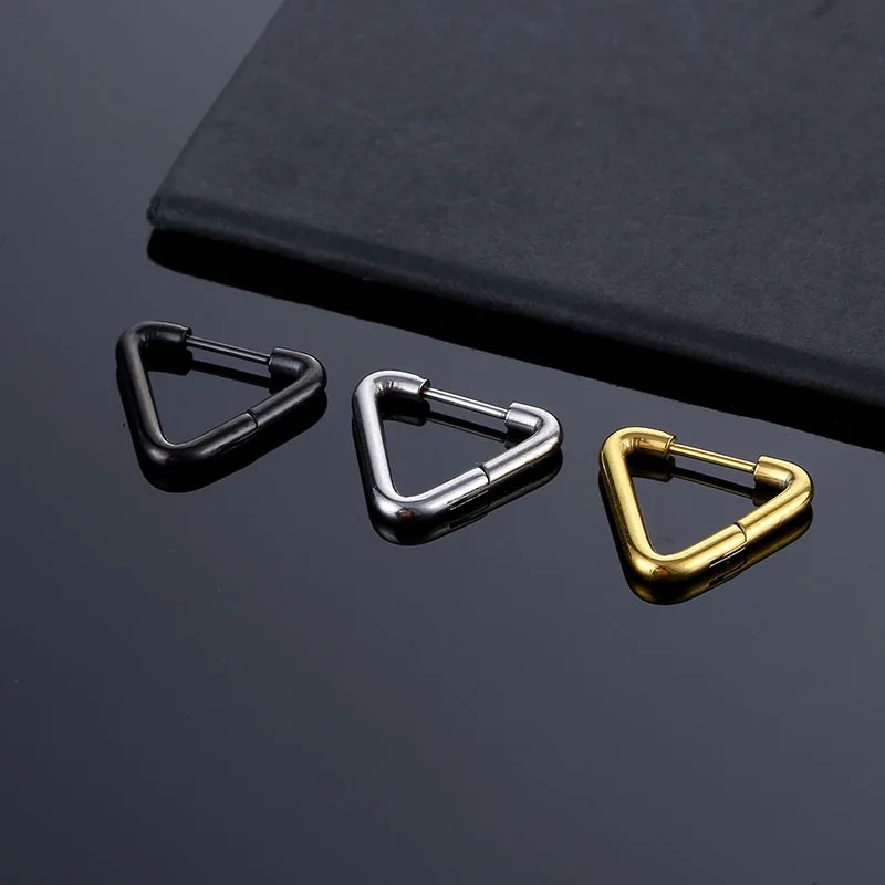 

Маленькие треугольные серьги-кольца для мужчин, металлические панк-вечерние украшения, антиаллергенные серьги из нержавеющей стали