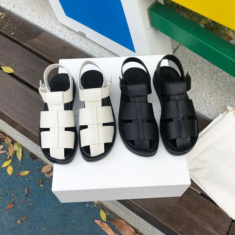 

2022 Summer New Retro Fashion Hollow Women's Shoes Fisherman Shoes Comfortable Leather Woven Roman Sandals Women