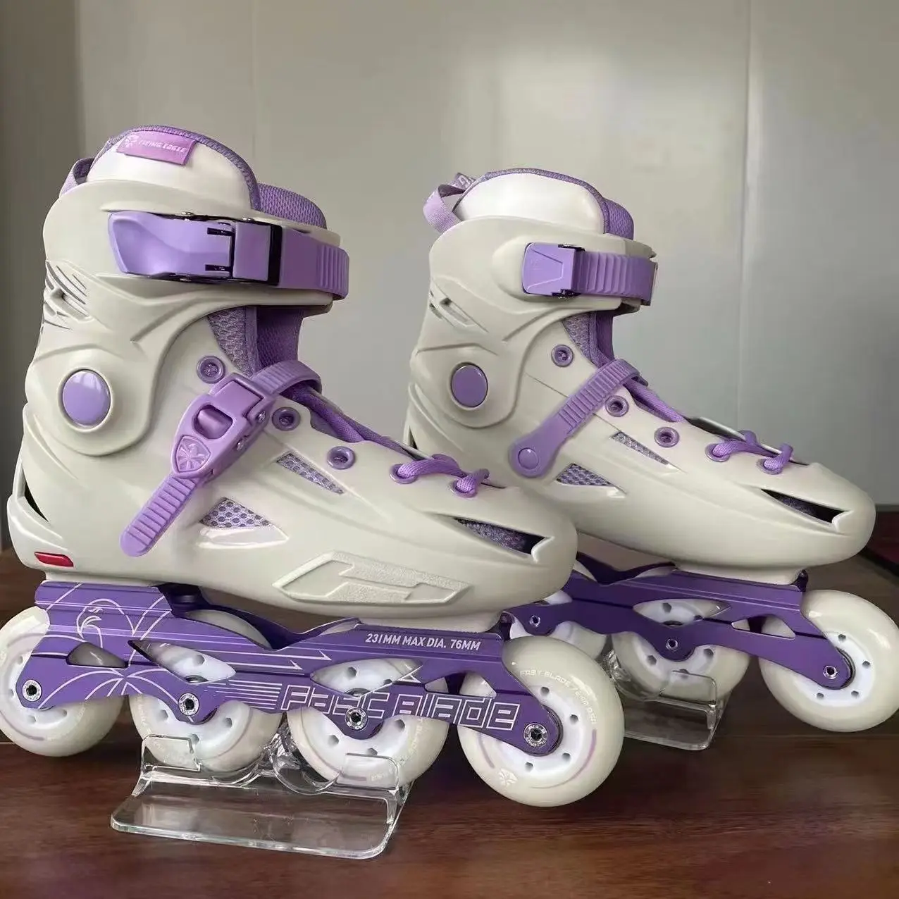 Роликовые коньки обувь патины 4 колеса технические тренировочные кроссовки