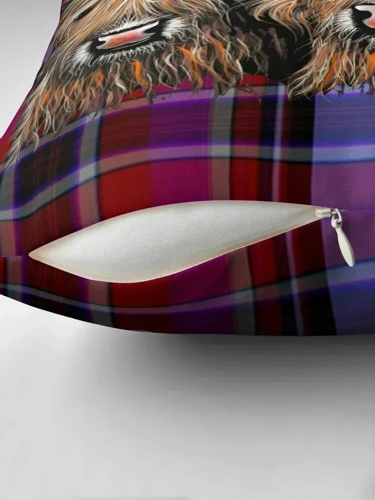 SCoTTiSH HiGHLaND CoW ' TaRTaN We 3 CooS P BY SHiRLeY MacARTHuR Декоративная подушка Рождественская для