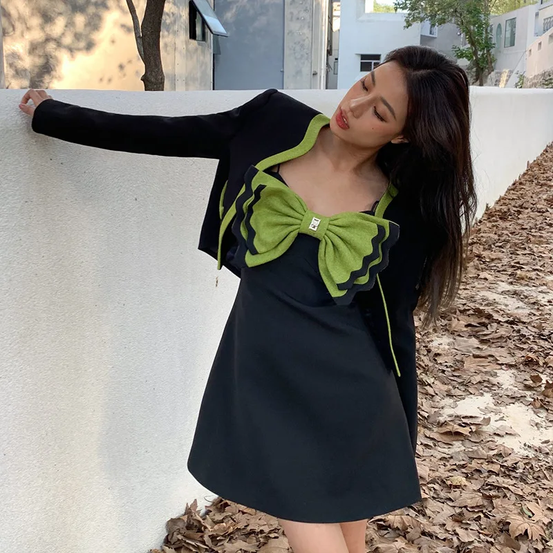 

2022 Early Spring New Large Bow Tie Suspenders Slim Dress