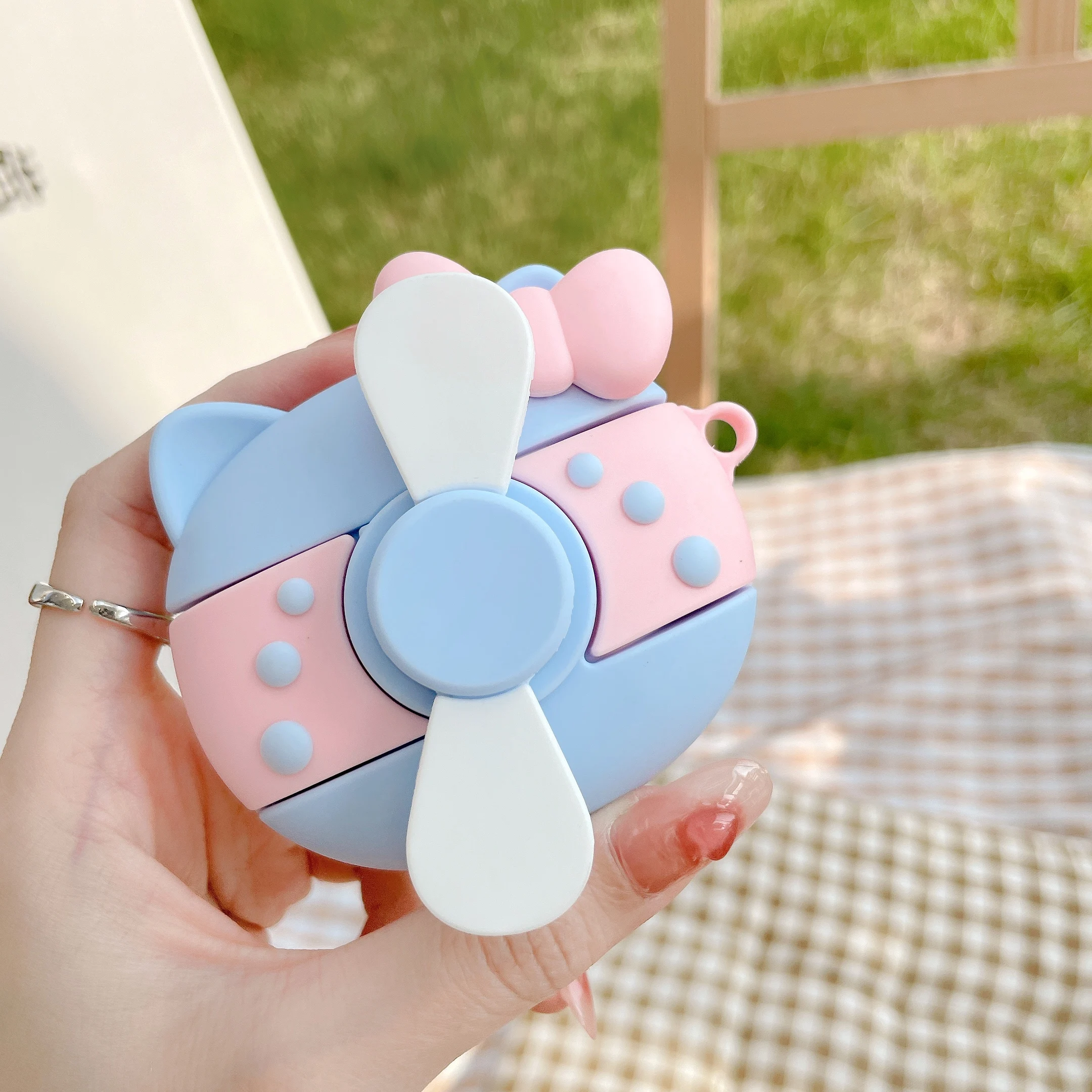 

Чехол для наушников AirPods 1 2 3 Pro, милый модный вращающийся чехол с маленьким вентилятором для беспроводных наушников с Bluetooth и мультяшным рису...