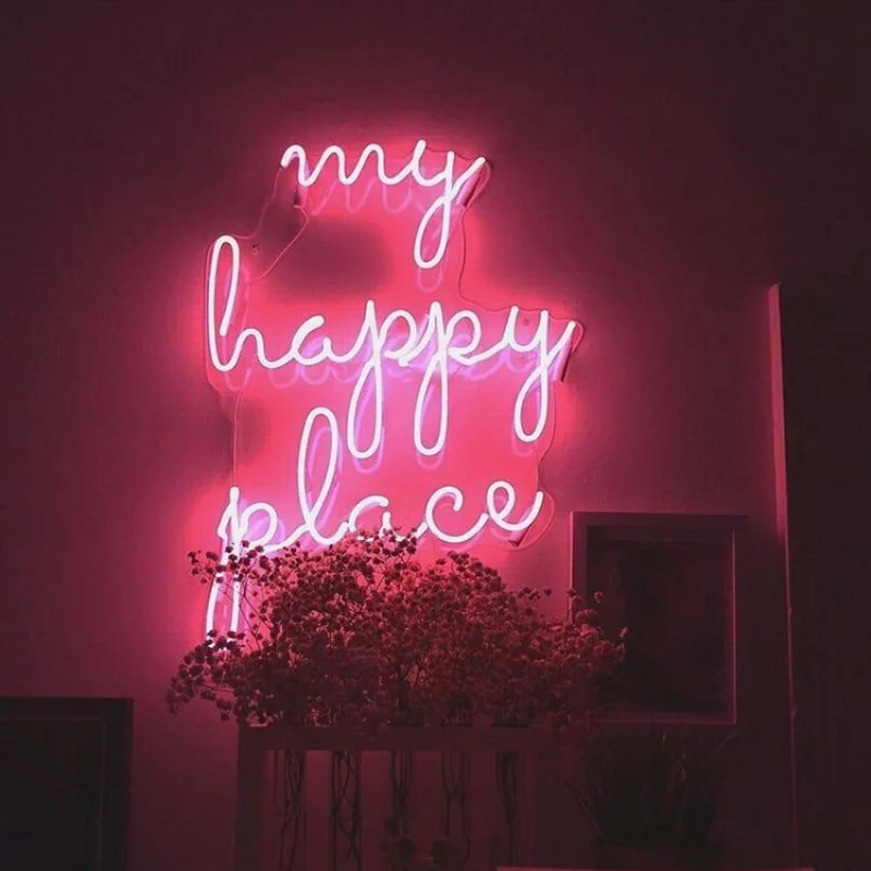 светящиеся надписи на стену. неоновая надпись на кирпичной стене. неоновые вывески в интерьере. светящиеся надписи на стену. светящиеся надписи.