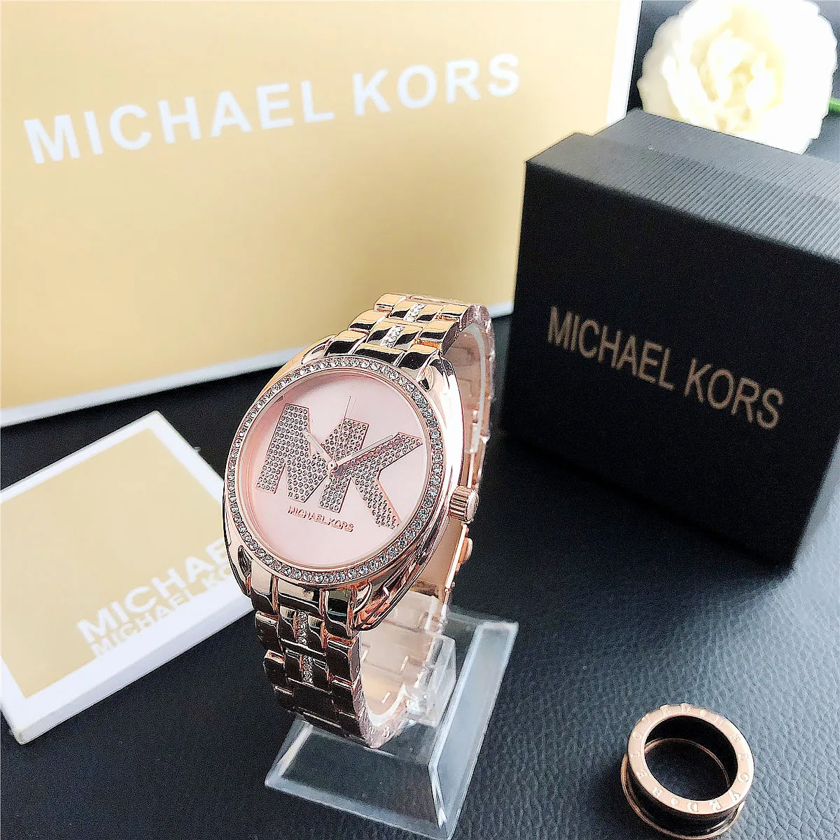 Фото Совершенно новая модная сумка Michael Kors MK с кристаллами в виде букв, розовая, стильная и индивидуальная женская сумка. №2