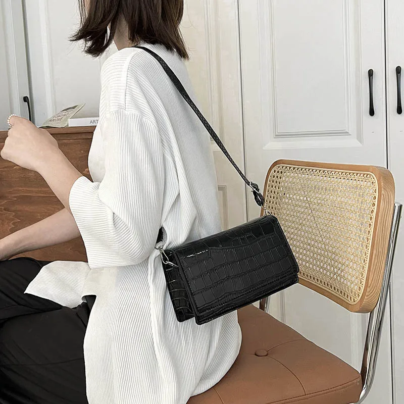 New Trend Fashion Women's Crossbody Bag Vintage Designer Female Flap Small Single-Shoulder Bag Trend Simple Messenger Bag Purse