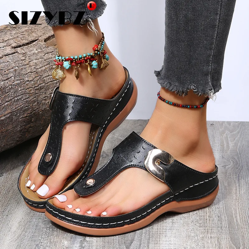 

New Summer Slippers Women's Fashion Metal Decoration Pinch Wedge Sandals Large Size43 Casual Comfort Flip-flops designer slides