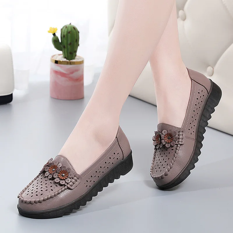 Summer Holes Shoes for Women Classic Loafer Breathable Casual Mom Doudou Shoes Women Hollow Female Flats Genuine leather shoes