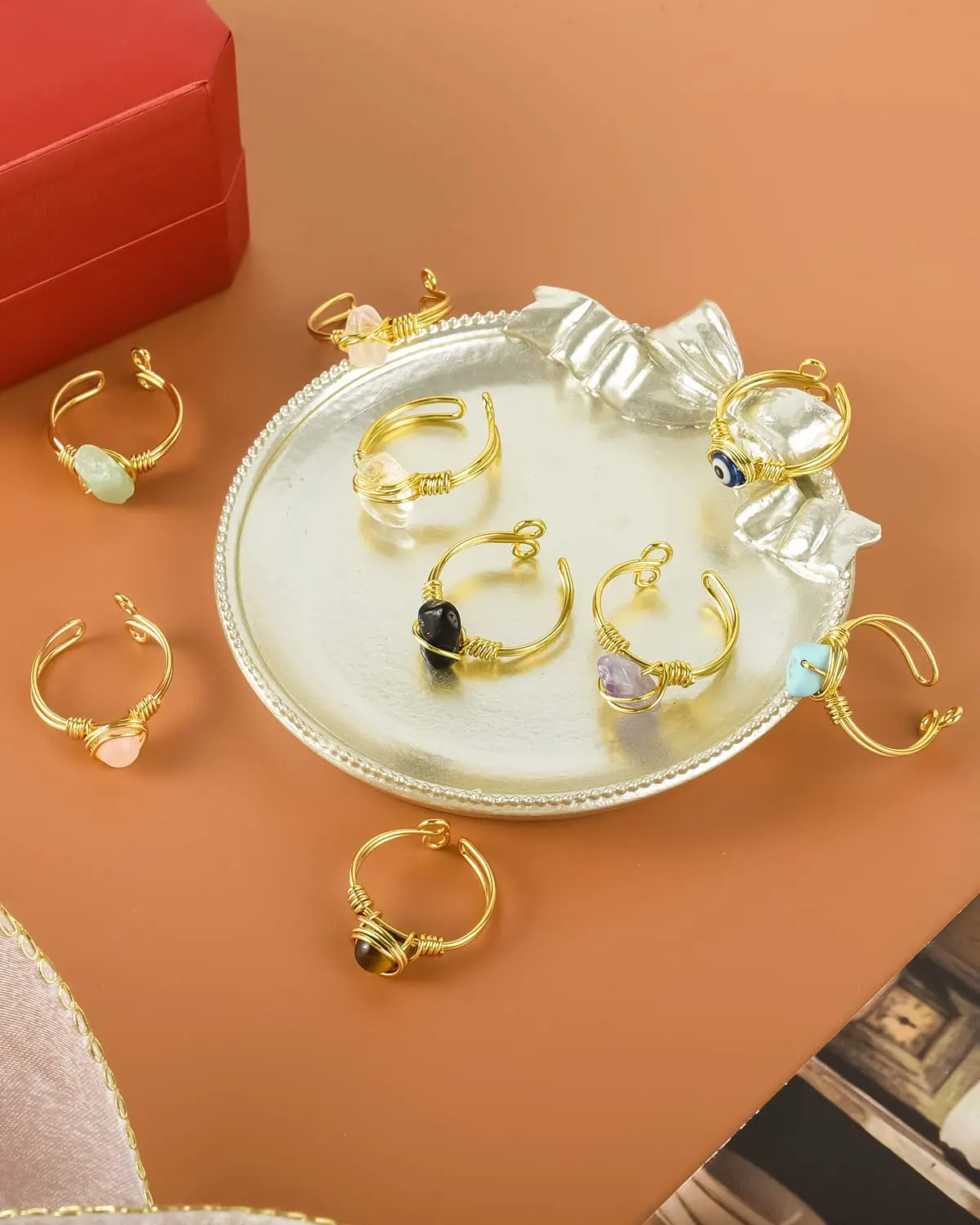 Лечебное кольцо с кристаллами регулируемые кольца золотистой проволокой