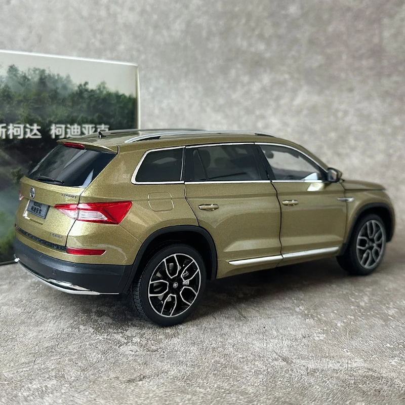 Модель автомобиля из сплава для SKODA KODIAQ SUV в масштабе 1:18 литые металлические