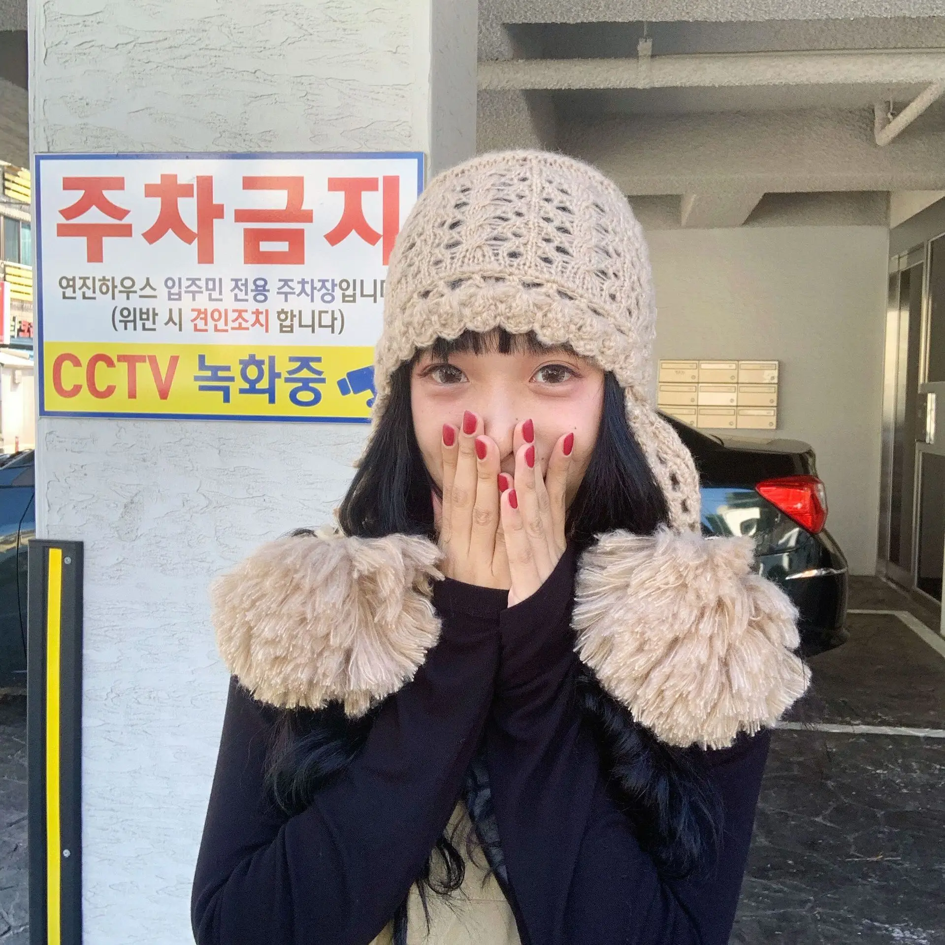 

Вязаная крючком Женская шерстяная шапка ручной работы