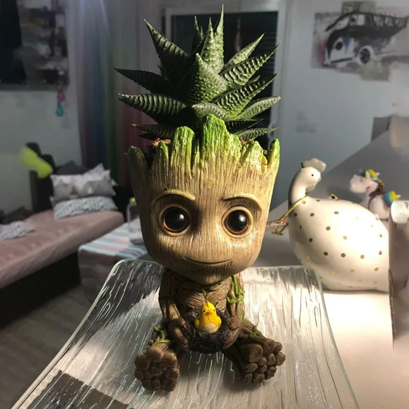 Пластиковый горшок для цветов