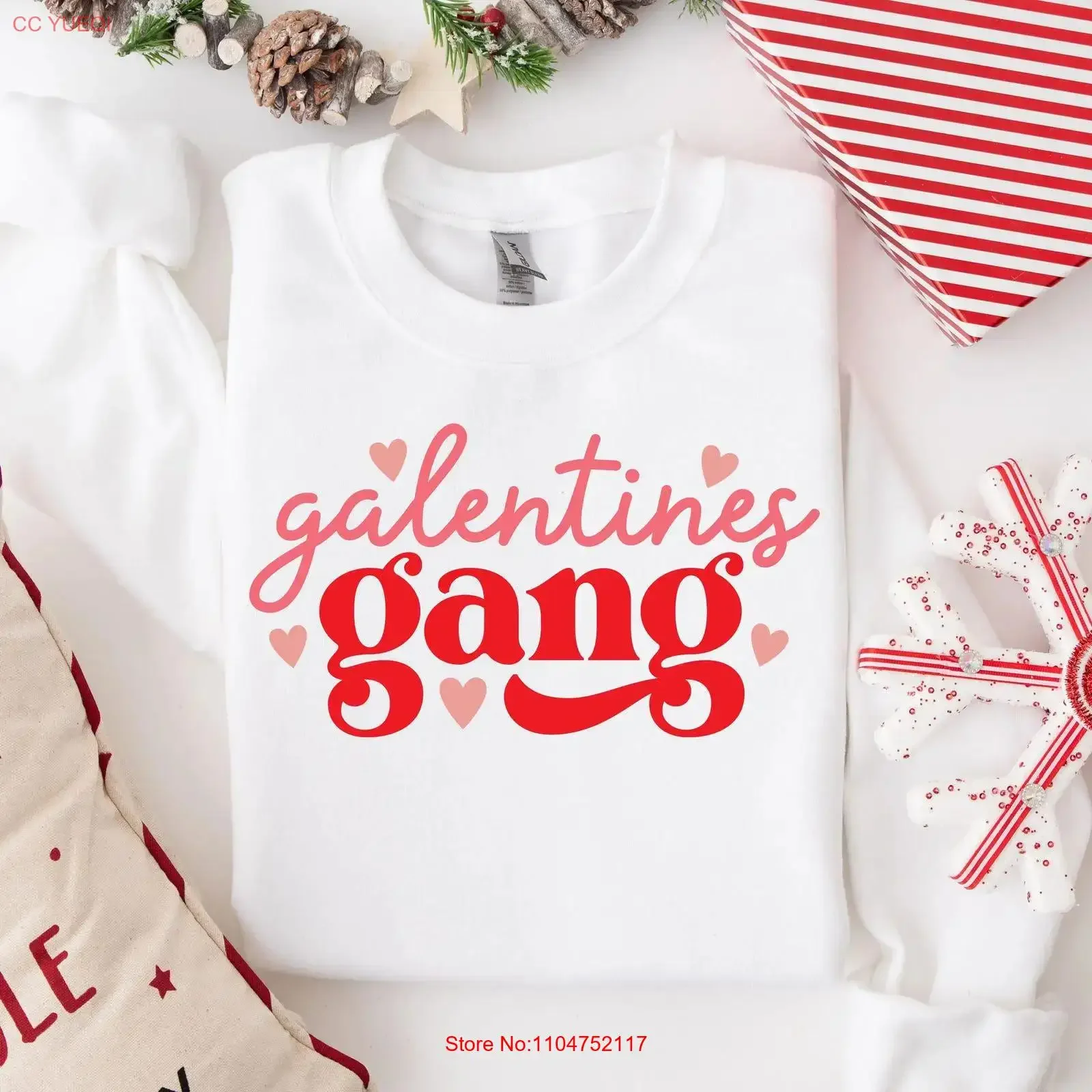 Фото Свитер и футболка Galentine's Gang: забавная саркастическая футболка XOXO для одиноких мам ко Дню святого Валентина №1