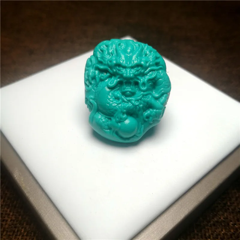 Подвеска в виде дракона из зеленого соснового камня с двухсторонней резной