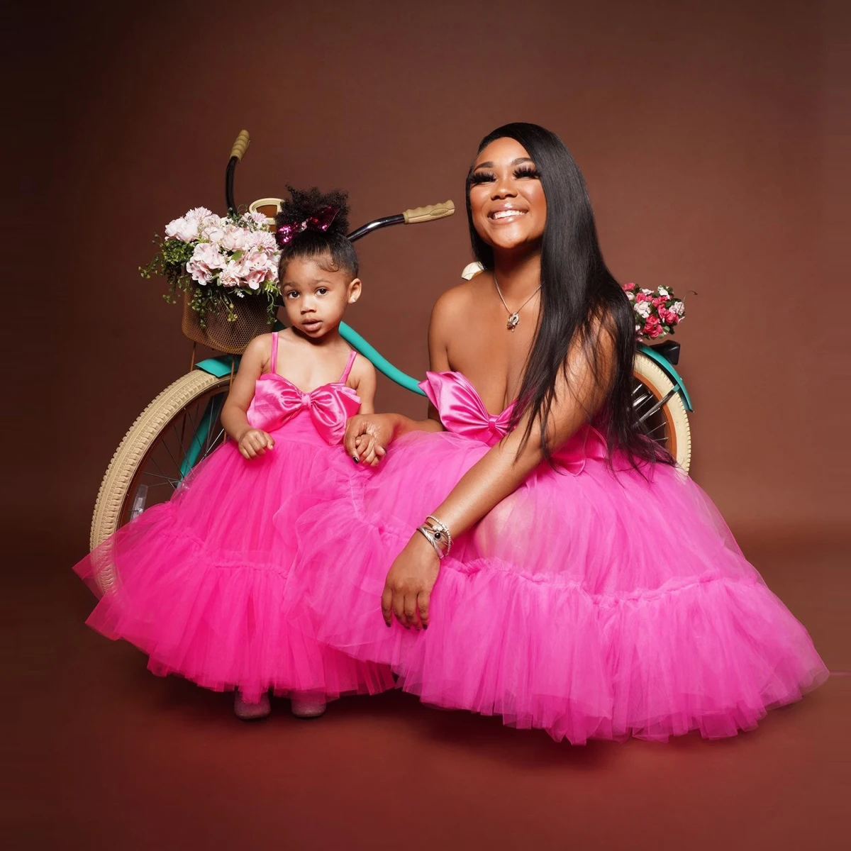 Платье фатиновое пурпурное для мамы и ребенка с большим бабочкой