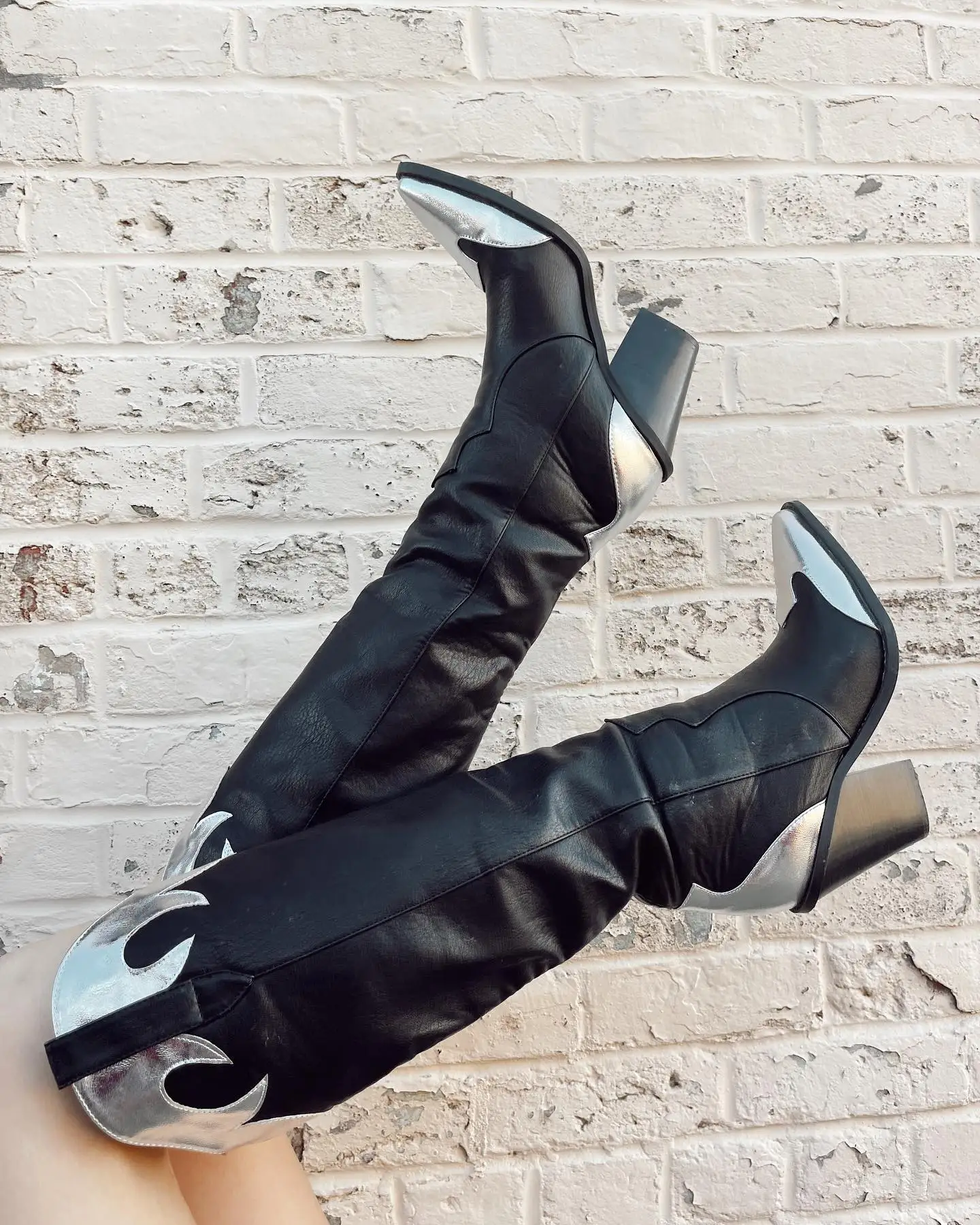 

Women Western Boots Cowboy Cowgirls Fashion Chunky Heel Pointed Toe Punk Silver Metallic Shoes 2022 Brand New Bling Mixed Color