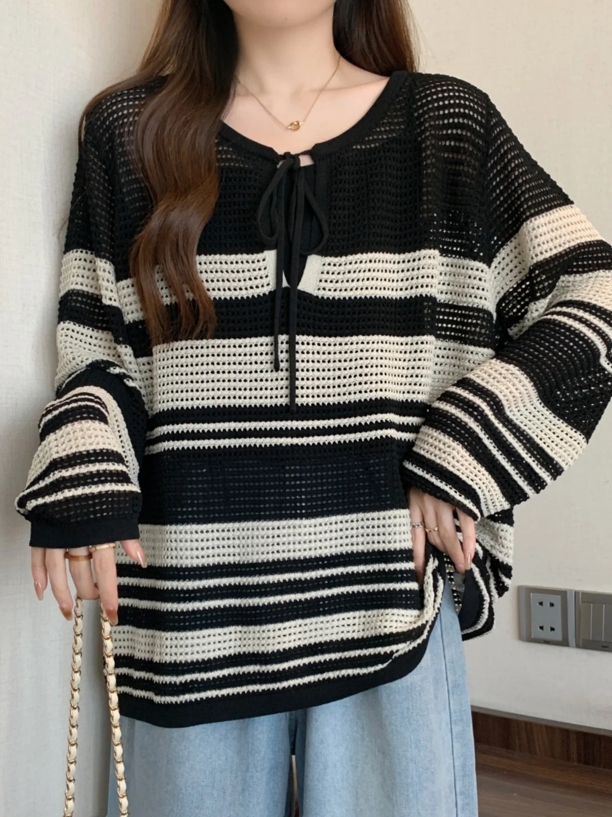 Женский трикотажный топ контрастных цветов свободный облегающий в полоску со