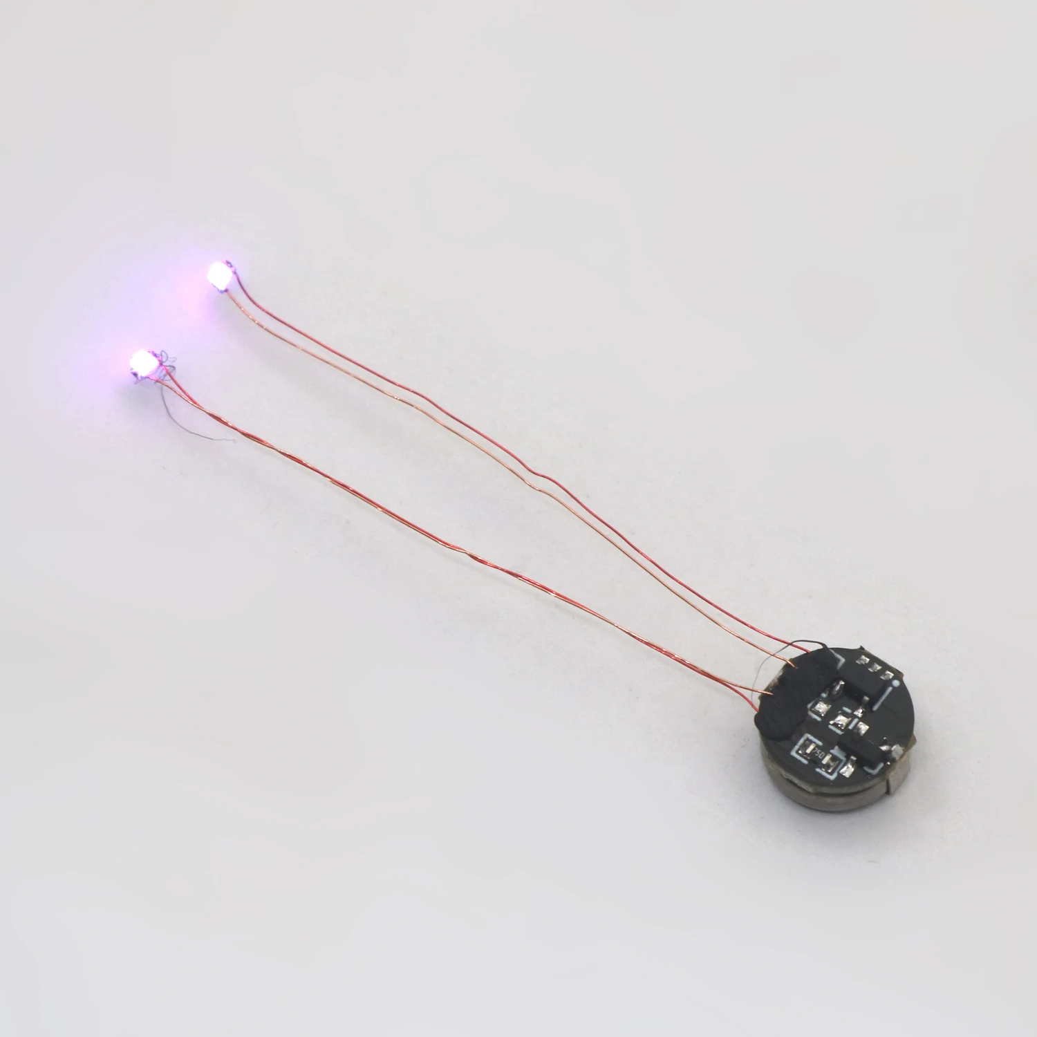

Светодиодная лампа Magetron Model W 5 см