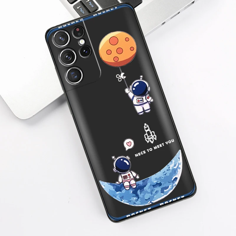 

Lovely Astronaut Phone Case For Samsung Galaxy S22 S21 S20 Ultra FE 5G S22 S10 10E S9 Plus Soft Liquid Silicon Black Coque