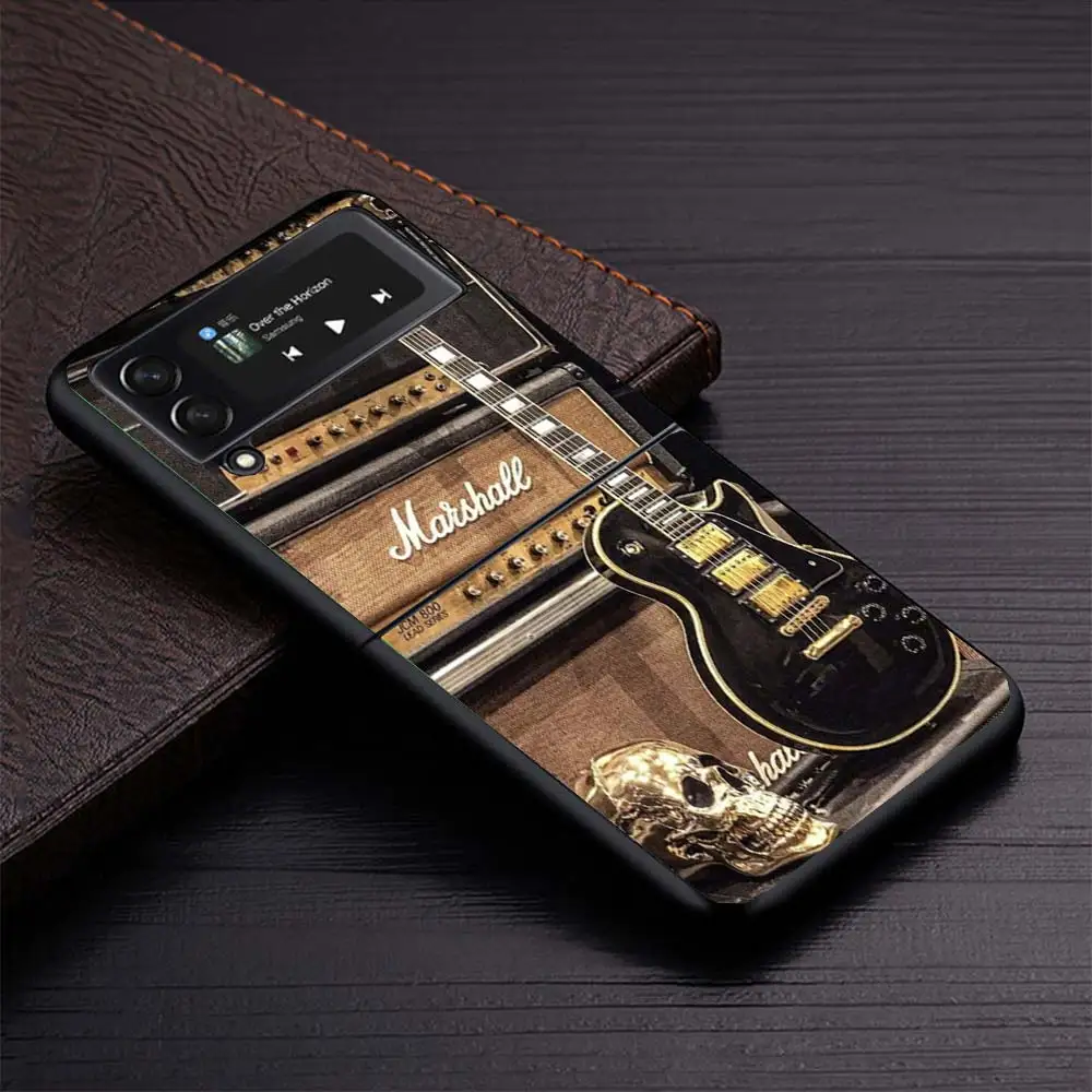 Чехол для телефона с музыкальной скрипкой и гитарой Samsung Galaxy Z Flip3 5G Flip4 Flip5 черный