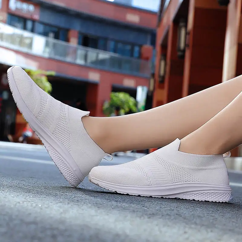 

Tops Women Sport Sneakers Tennis Luxury Brand 2021 Running Sneakers Thick Soles White Sports Shoes Women Casual Sneakers Tennis