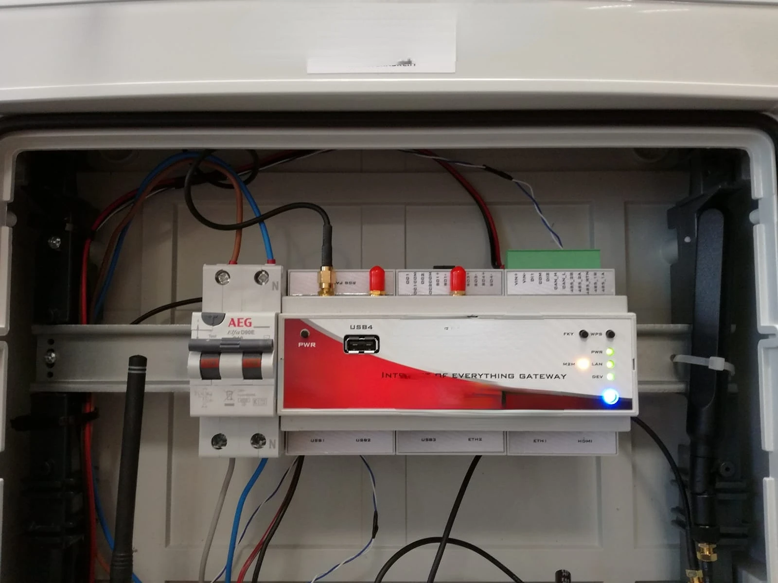 Фото Для IoT решений Edge вычисление wMBus 169 МГц LTE Cat4 GPS - BEMS / Linux Box ble Lorawan безвентиляторный/GIoE Полный 4G LTE CAT4 №2