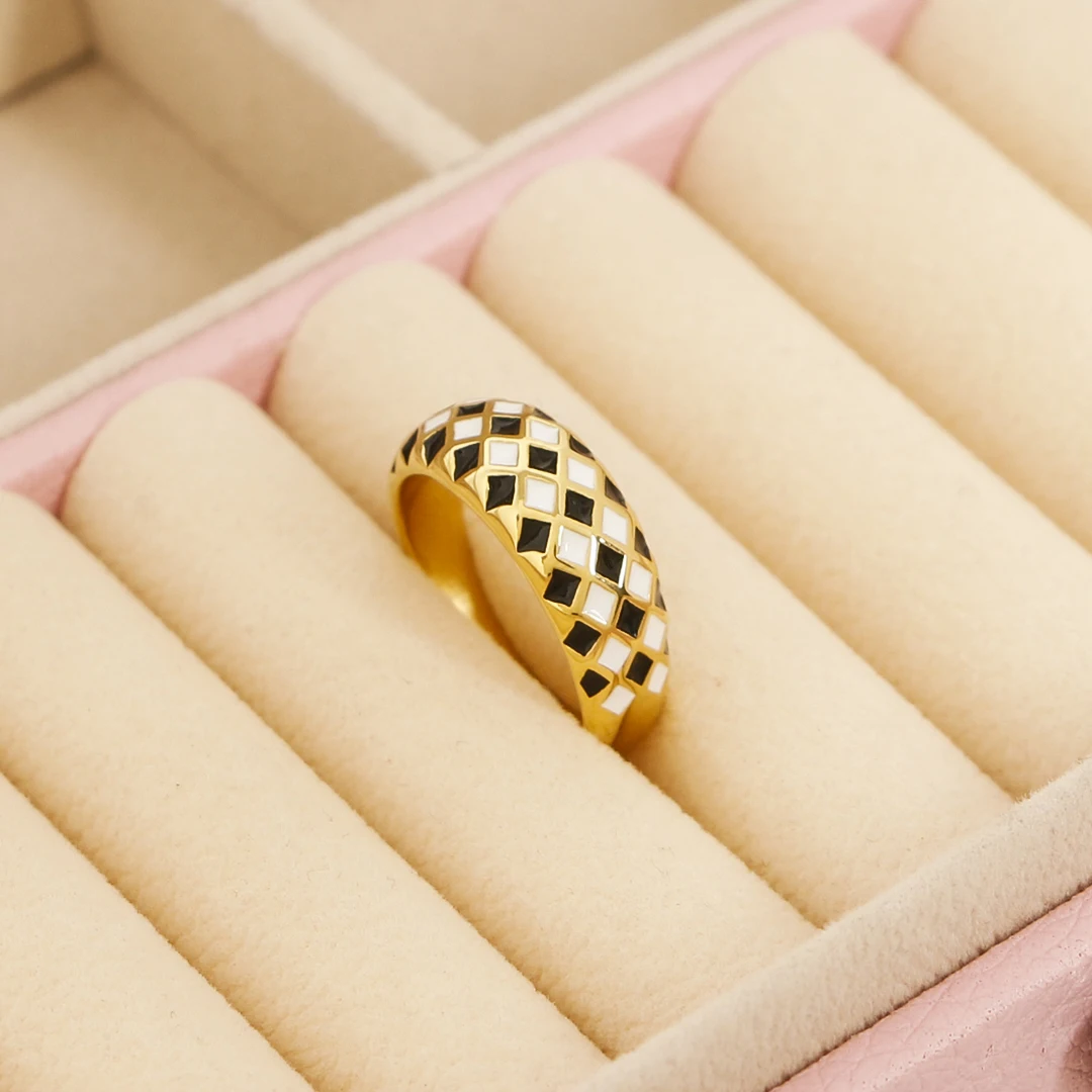 

INS 18K Gold Plated Stainless Steel Black White Enamel Checkered Dome Ring 18K Gold Plated Stackable Rings for Gifts