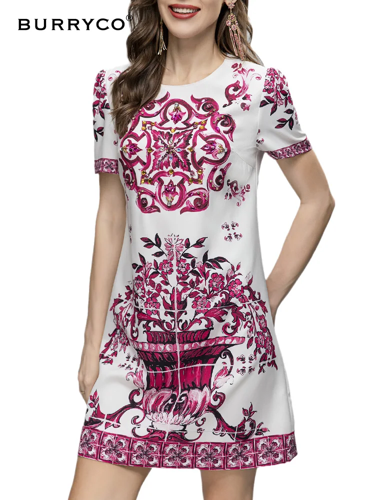 

Женское платье-трапеция с коротким рукавом, круглым вырезом и принтом