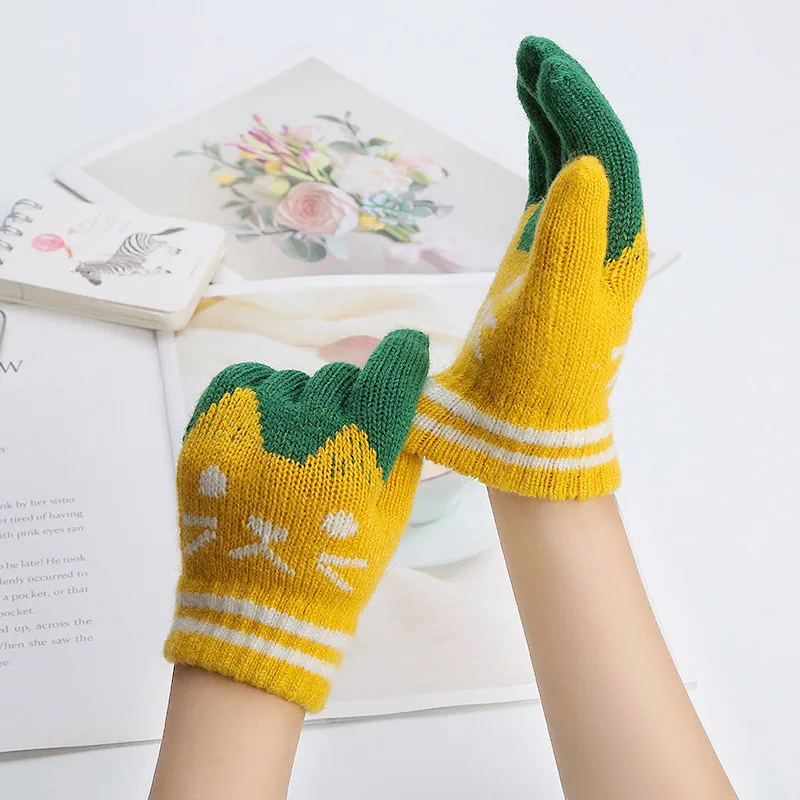 

1Pair Baby Kids Fashion Winter Warm Gloves With Cute Cartoon Cat Cashmere Thick Knitted Mitten Gloves Outdoor Accessroies