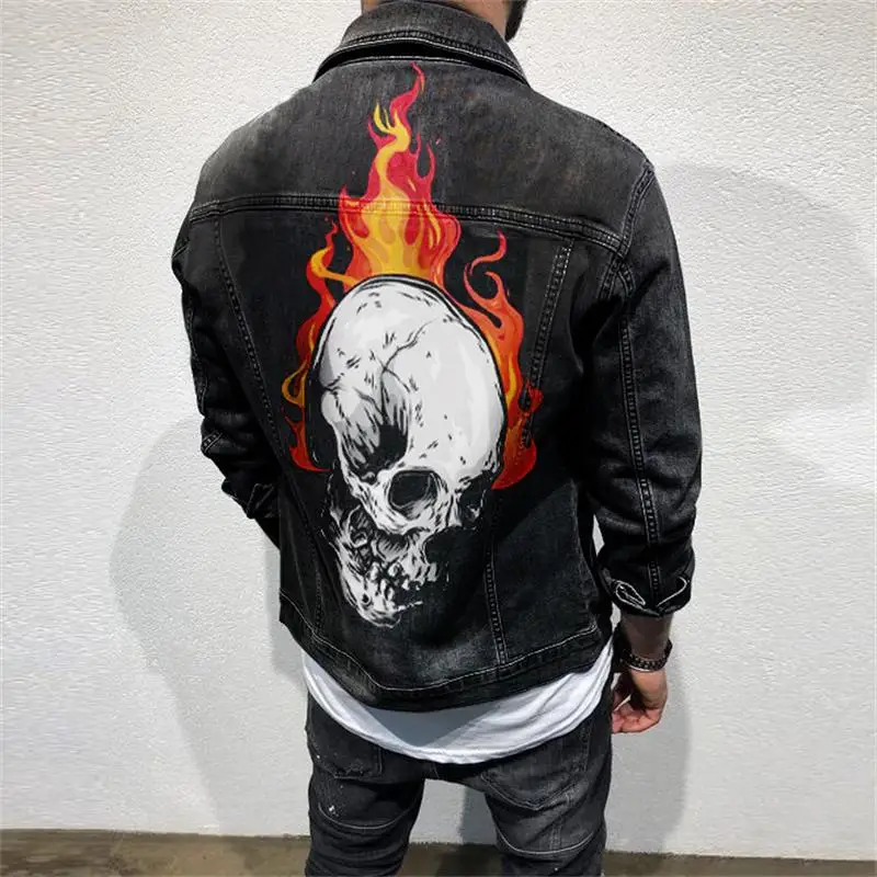 Мужская джинсовая куртка с рисунком черепа