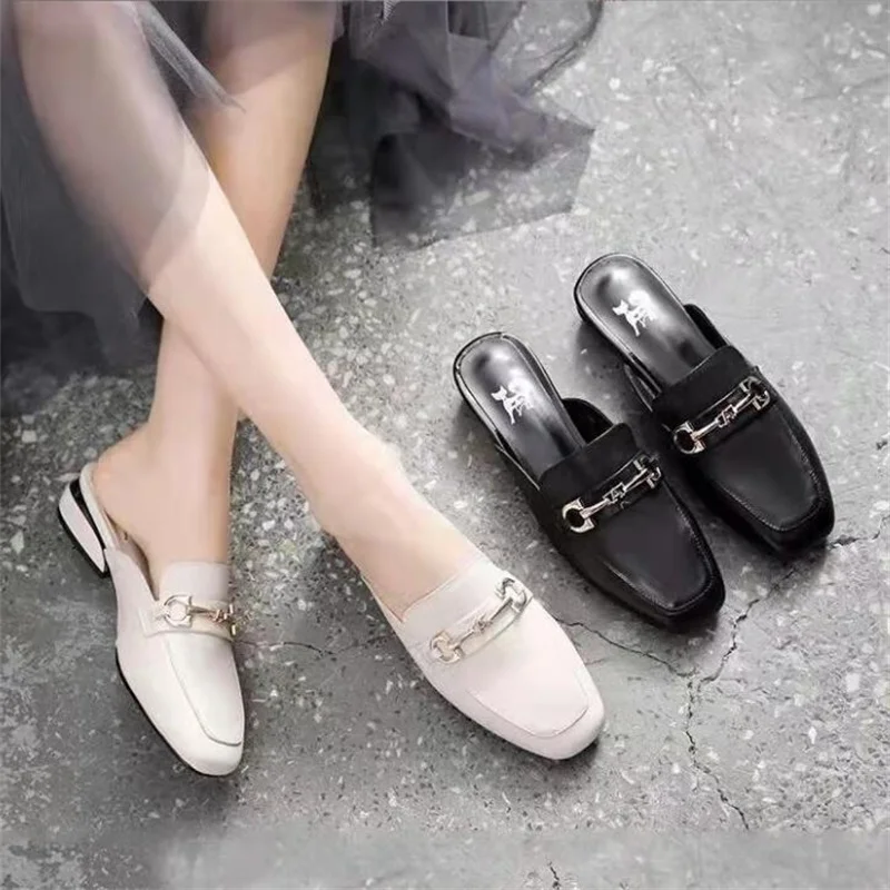 

Summer women's soft leather slippers Fashion square head retro Baotou low heel sandals metal chain Beach Sandals Flip flops