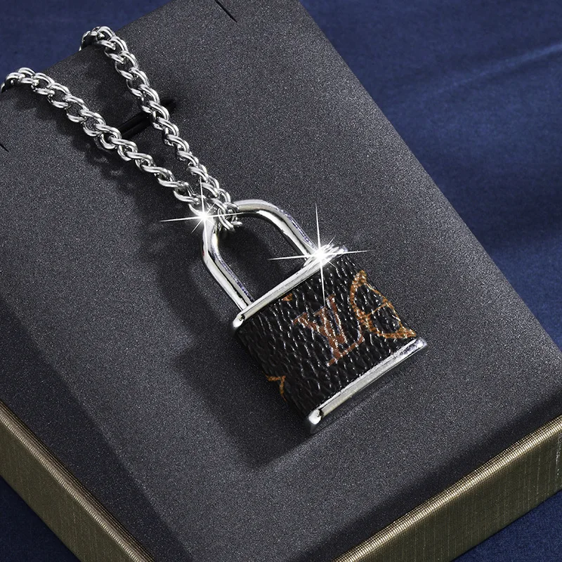 

WANGAIYAO new men's and women's same lock simple fashion floral letter necklace wild sweater chain pendant accessories jewelry