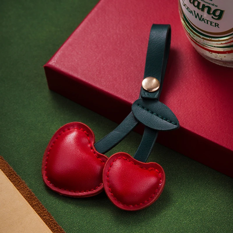 

Cute Cherry Keychain Vintage Leather Girl Women Key Chain Pendant Kawaii Bag Charm Gift for Girl Besties Accessories Wholesale