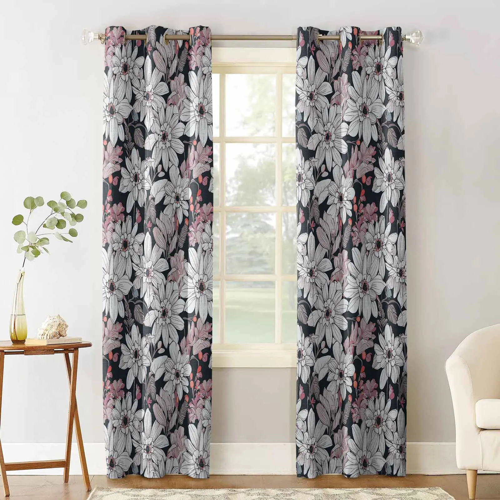 Черная занавеска на окна с изображением цветов для гостиной кухни