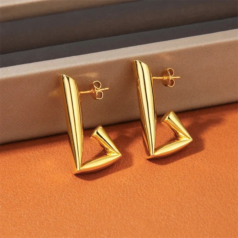 

Summer French New Style Cold Wind Triangle Earrings Geometric Ins Fashion Personality Simple Women All-Match Exaggerated Jewelry