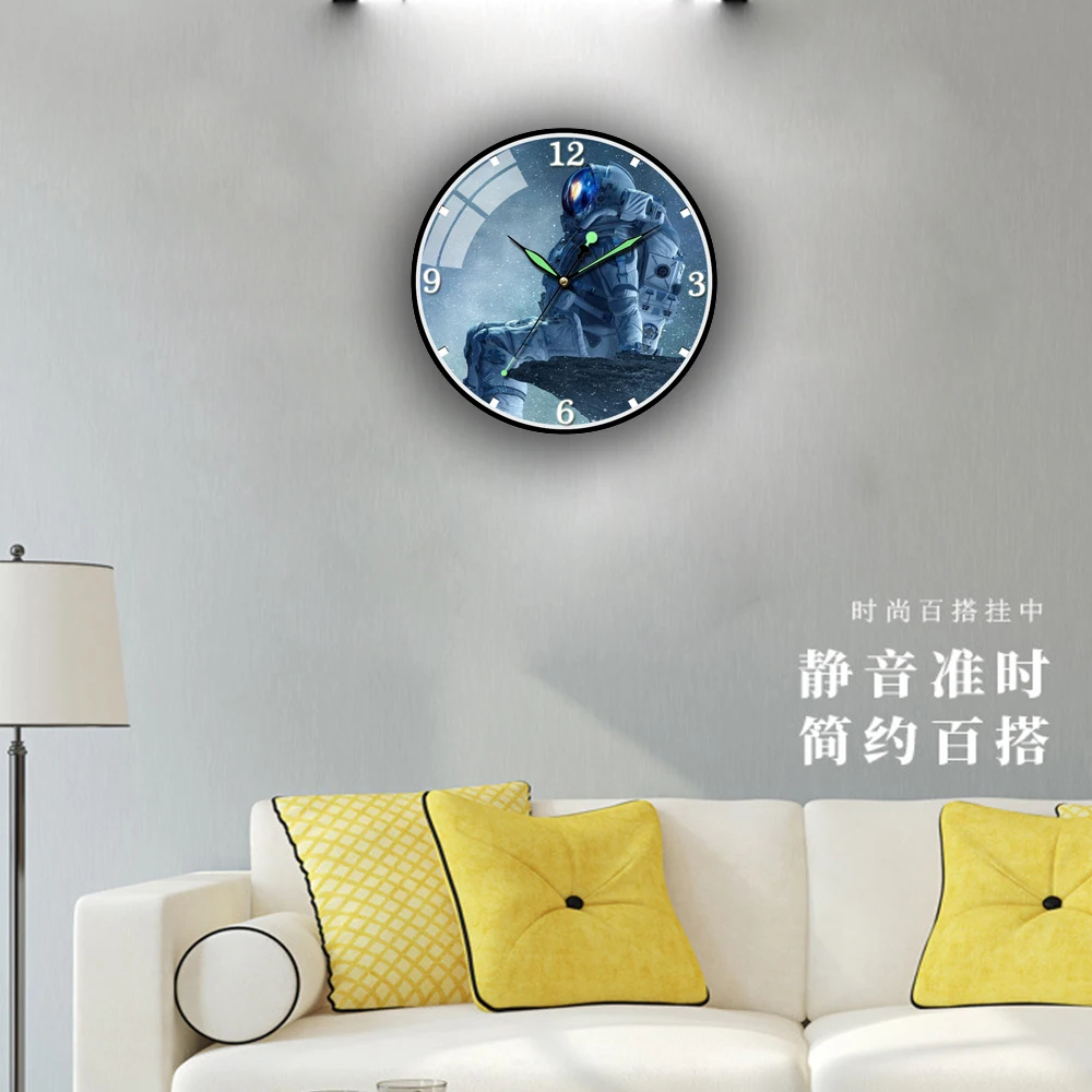 

Children's Creative Bedroom Silent Sweep Second Wall Clock Astronaut Exploration Space Room Decoration Quartz Clock