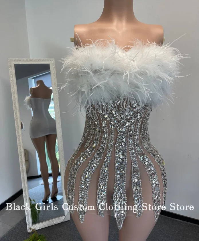 Женское коктейльное платье на одно плечо элегантное короткое серебристое со