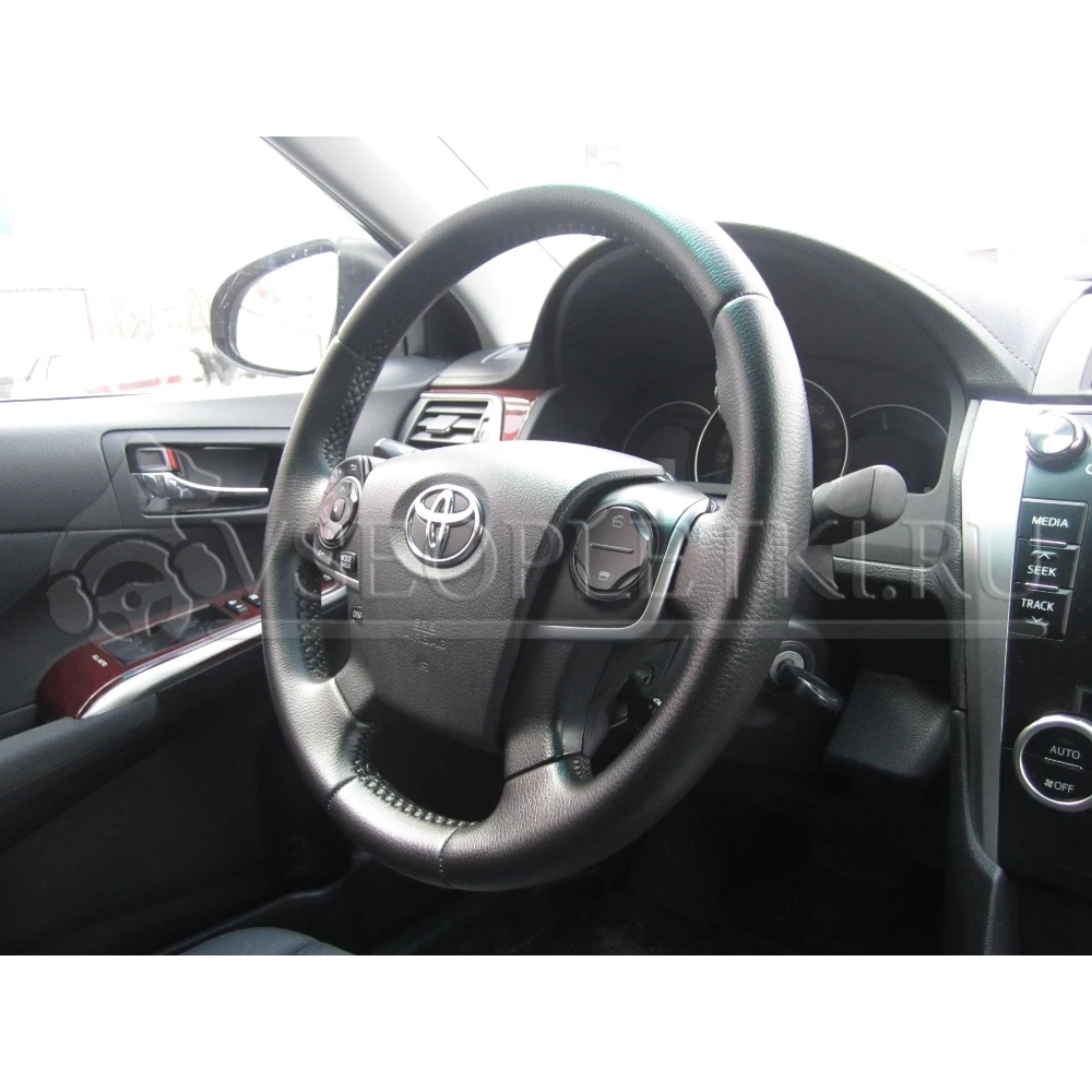 Оплетка на руль &quotToyota Camry&quot (Тойота Камри 50 кузов) для кожаного руля - черная