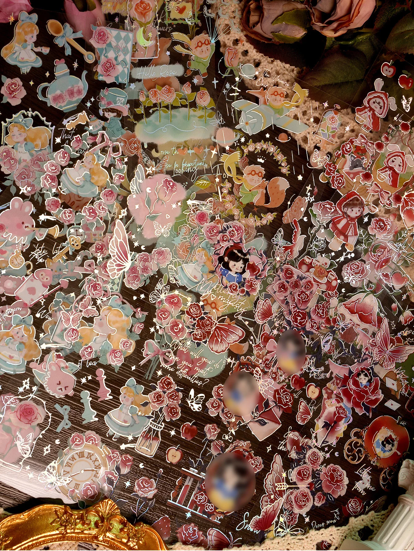 3 шт. Набор наклеек на тему сказки Белоснежки красного цвета