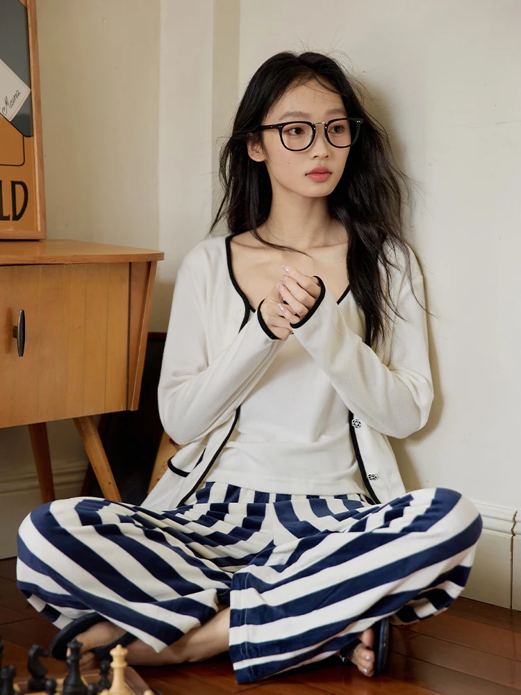 Женский пижамный костюм Lady Tipsy теплый островной бархат на флисовой подкладке