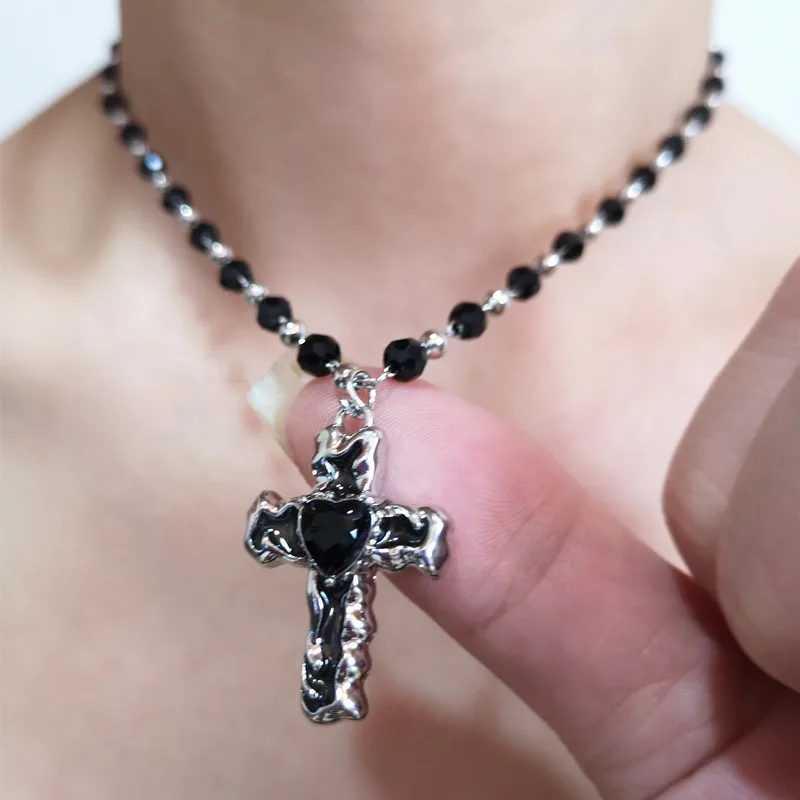 Ожерелье с подвеской крестиком Love Heart