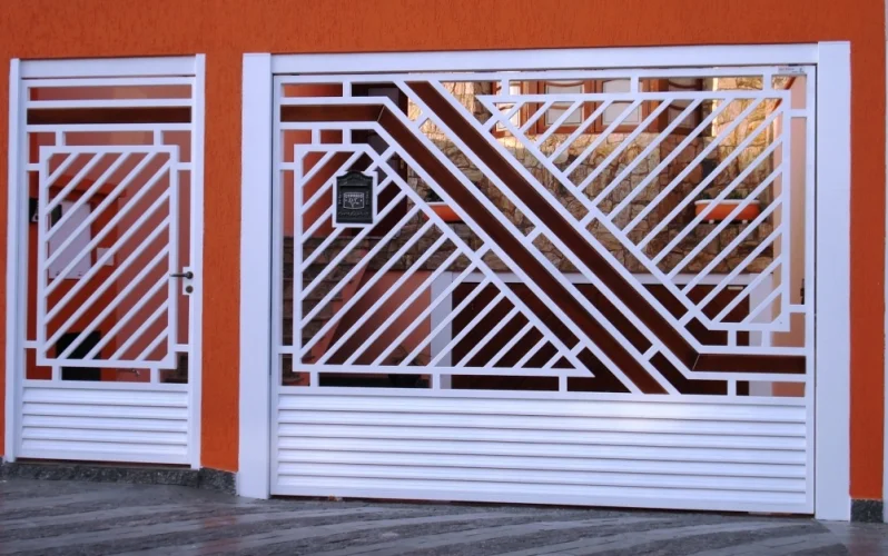 Желтая эмалированная водная основа Eucatex яркая 900 мл