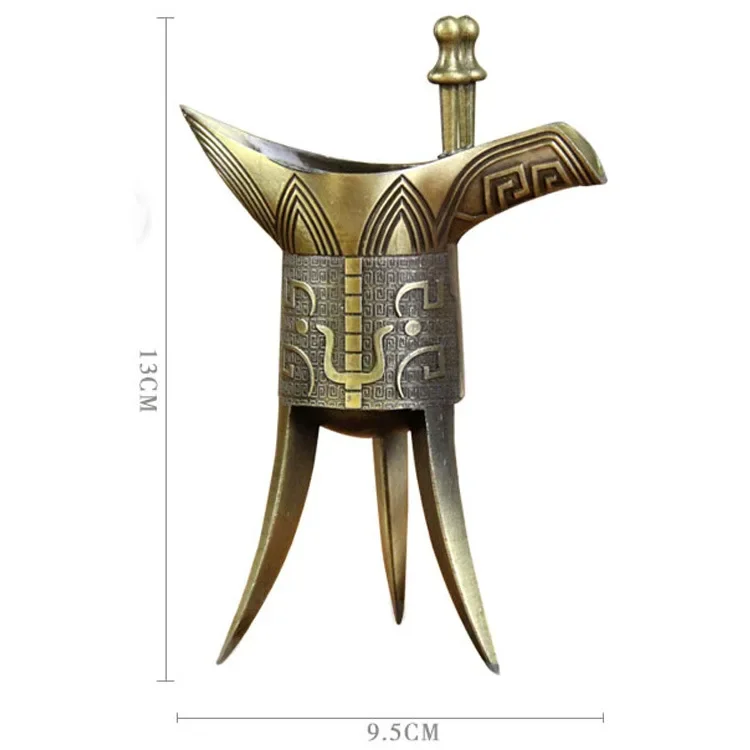 

Металлическая антикварная кружка для вина