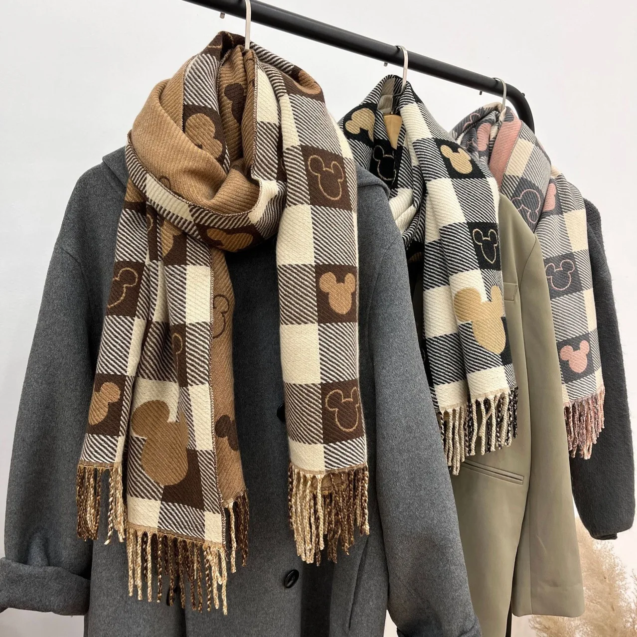 

Disney Scarf Anime Mickey Mouse Winter Scarf Women's Double-sided Shawl Imitation Cashmere Retro Foreign Style Fashion All-match