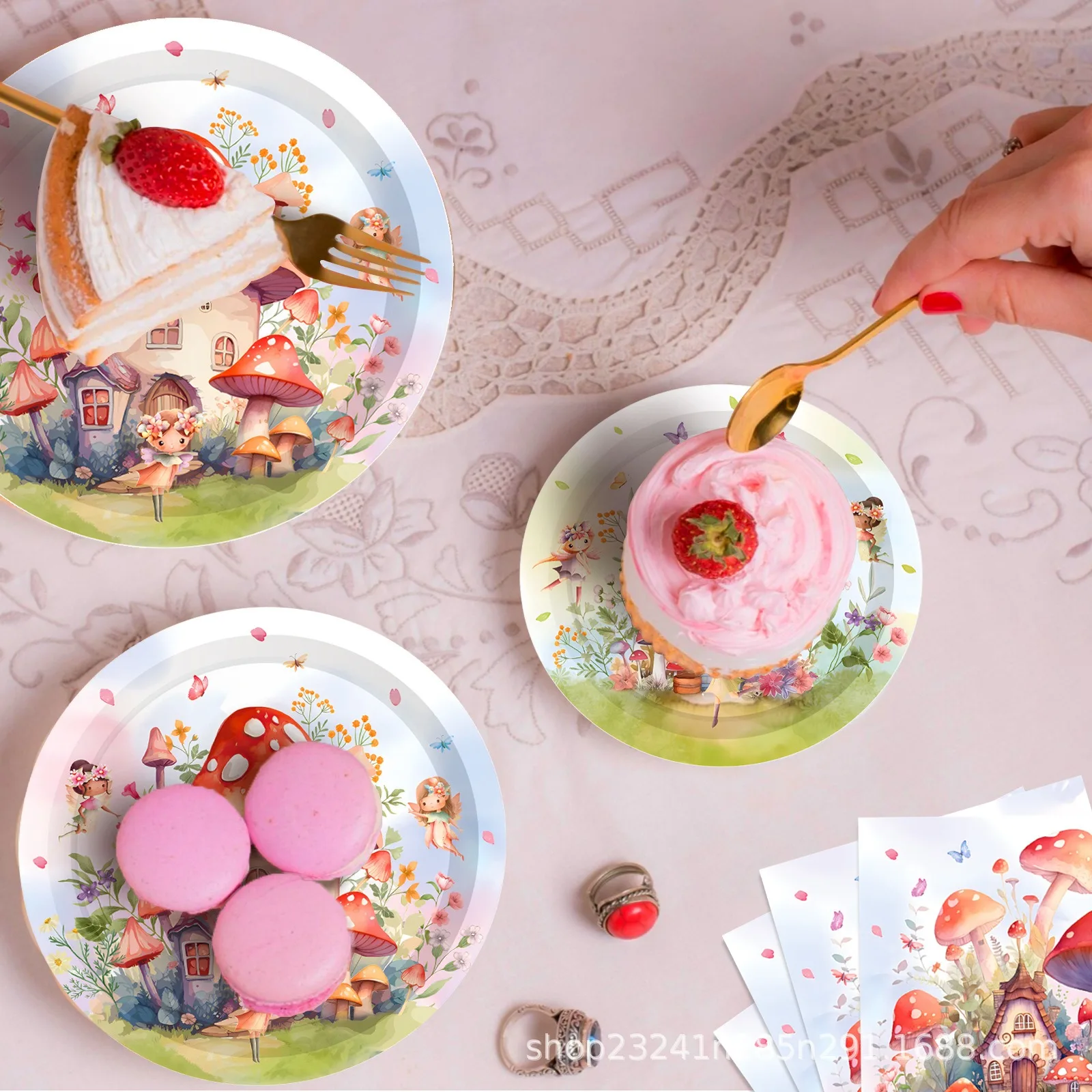 Одноразовая посуда в виде грибов