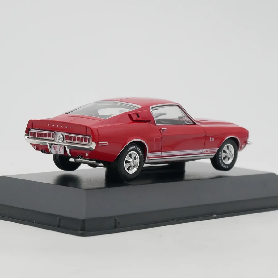 Фото Коллекционная модель автомобиля Ford Mustang GT 500 KR 1968 года, масштаб 1:43, из литого металла, сувенир, украшение для витрины, подарок №3