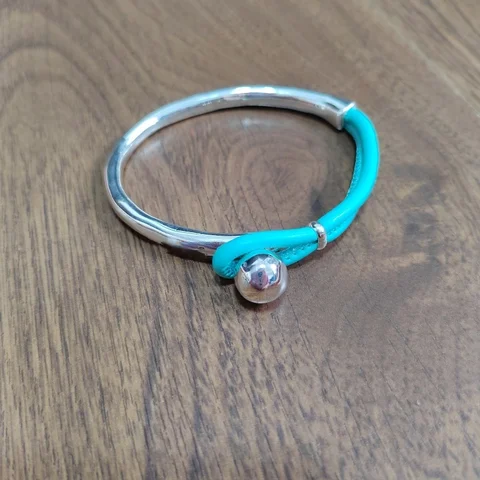 Модный браслет