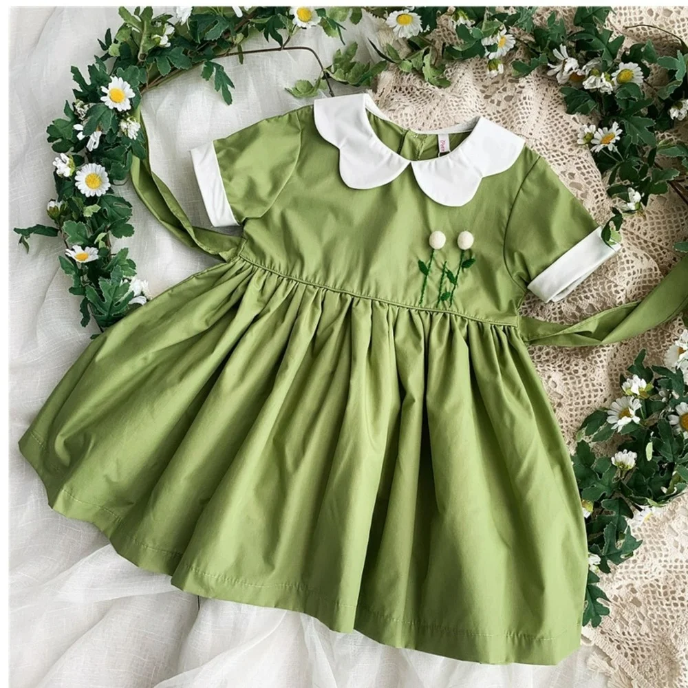 

Детское летнее платье с коротким рукавом и вышивкой в виде слона